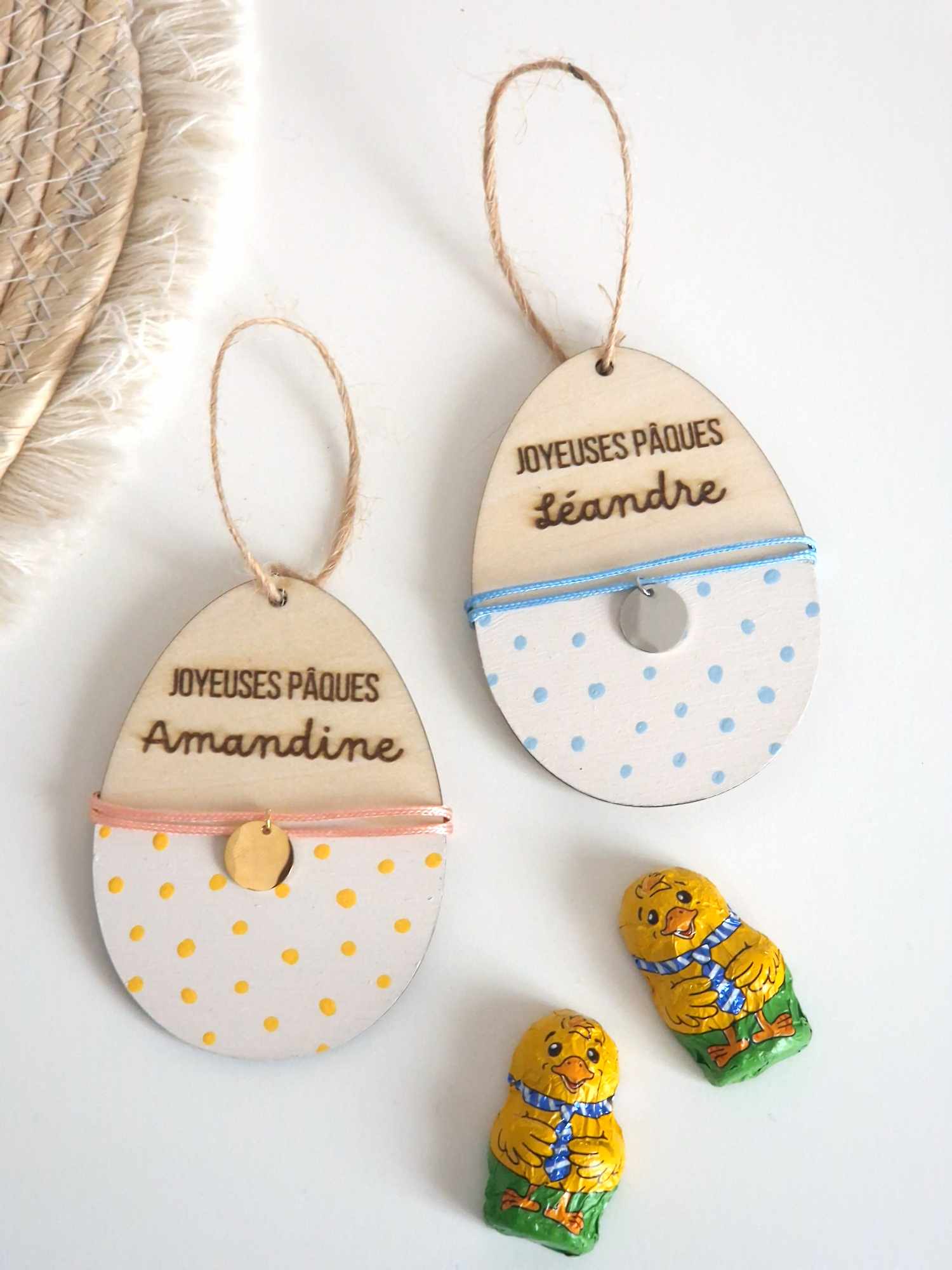 Œuf de Pâques en Bois Personnalisé avec Bijou Gravé